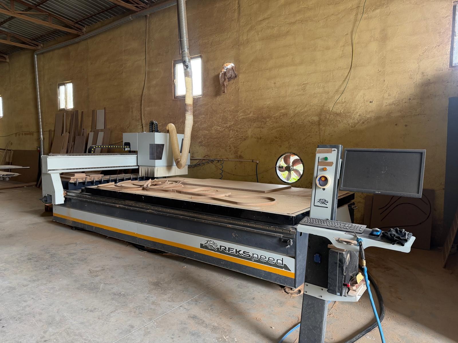 Rekspeed CNC makinesi